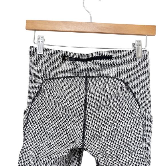 Lululemon Speed Up Tight Full On Luxtreme Teeny Tooth White Black Sz 6 - Picture 4 of 6